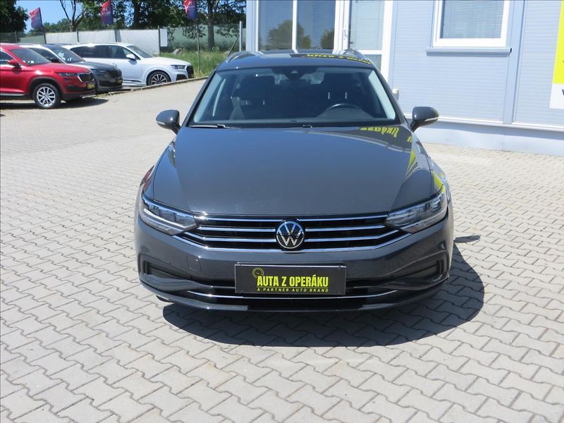 Volkswagen Passat 1,5 TSI 110kW Business ČR - fotka 2 z 23