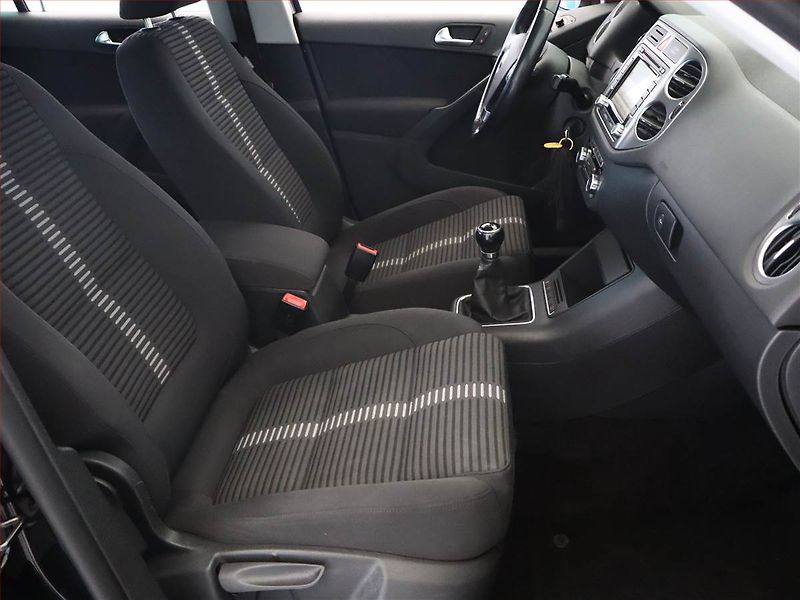 Volkswagen Tiguan (2010) 1.4 TSI, Navi, Tempomat - fotka 7 z 17