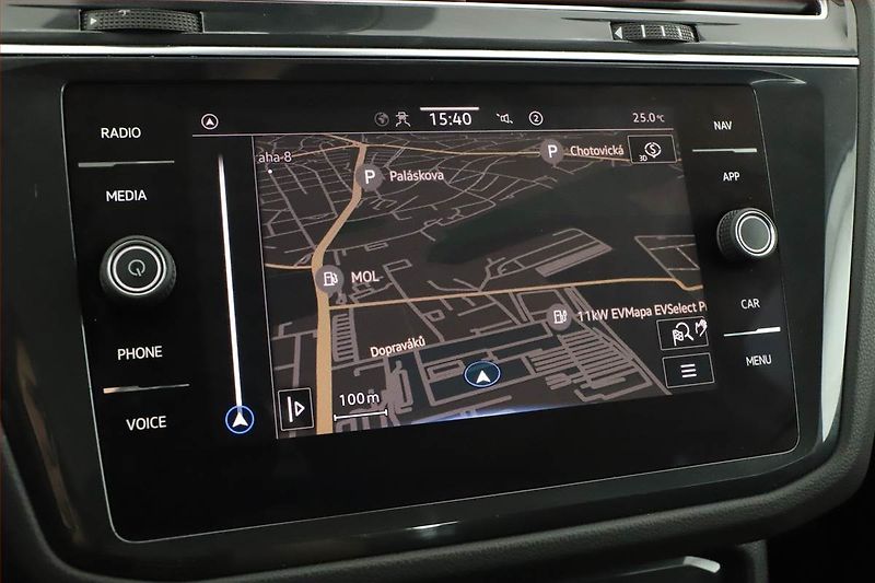 Volkswagen Tiguan (2022) 1.4 TSI eHybrid - fotka 12 z 19