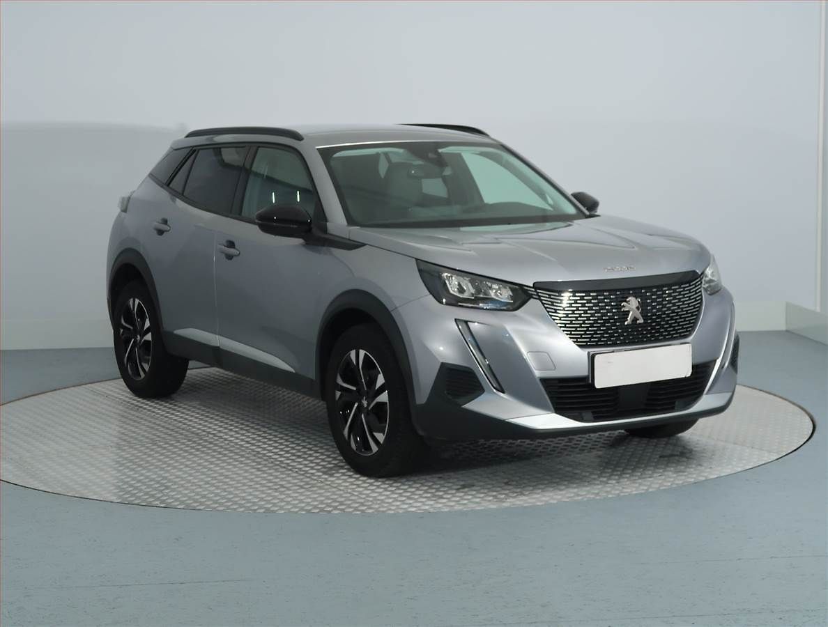 Peugeot 2008 Allure 1.2 PureTech, Automat