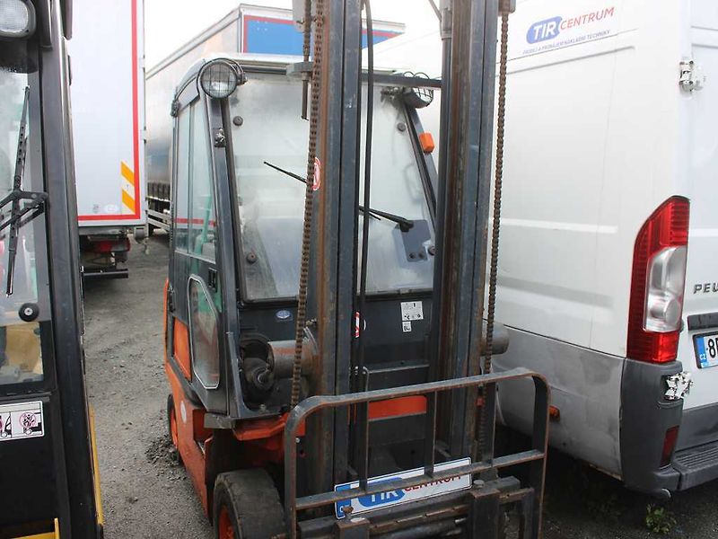 Nissan PD01A15PQ - fotka 4 z 7