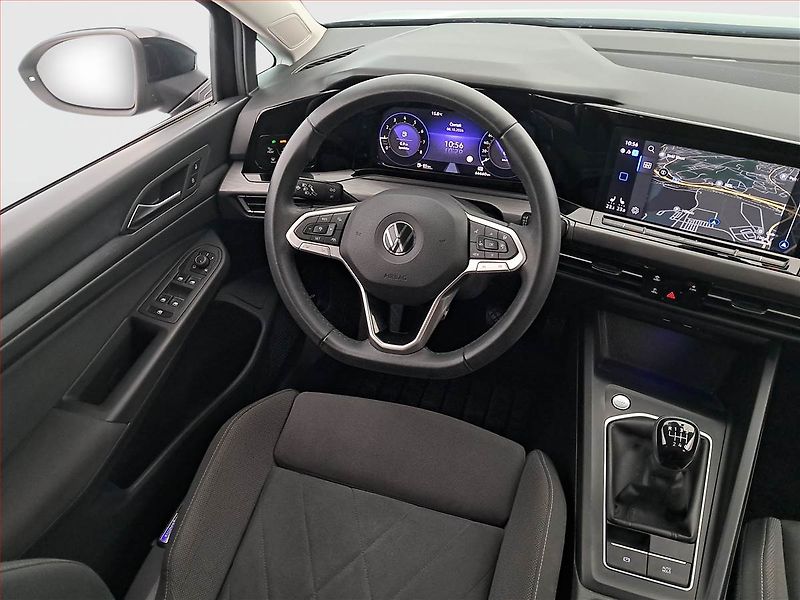 Volkswagen Golf (2022) 1.5 TSI - fotka 7 z 21