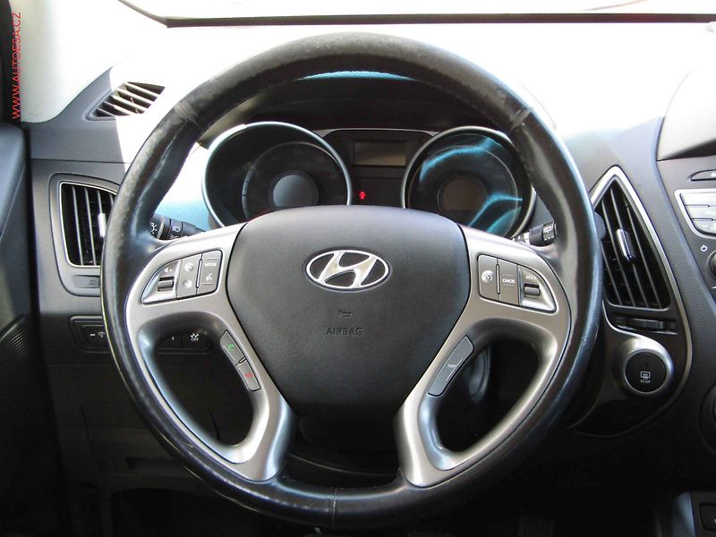 Hyundai ix35 (2014) 1.6 GDi, ČR, Klima - fotka 12 z 15