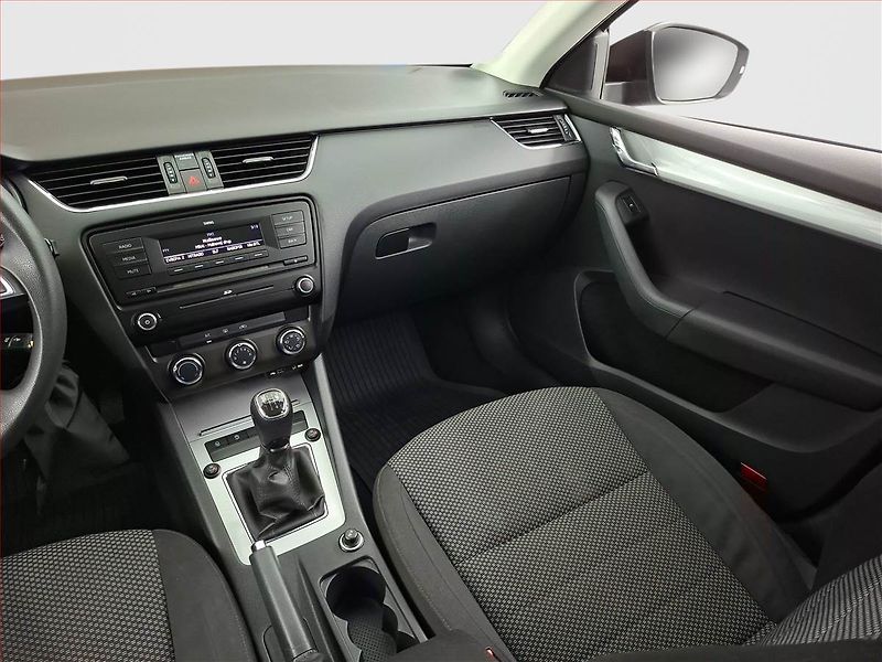 Škoda Octavia (2013) 1.6 TDI, Tempomat - fotka 8 z 15