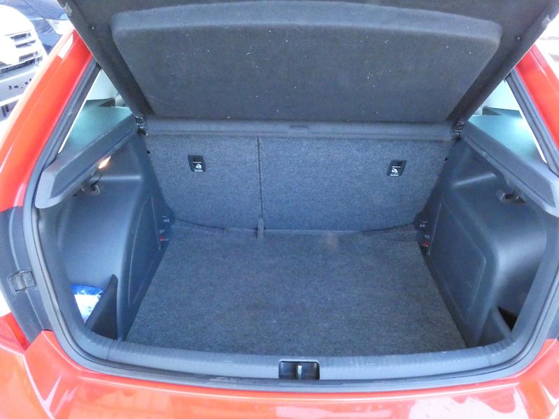 Škoda Rapid AmbitionPlus Fresh 1,2 TSI /63 - fotka 14 z 29