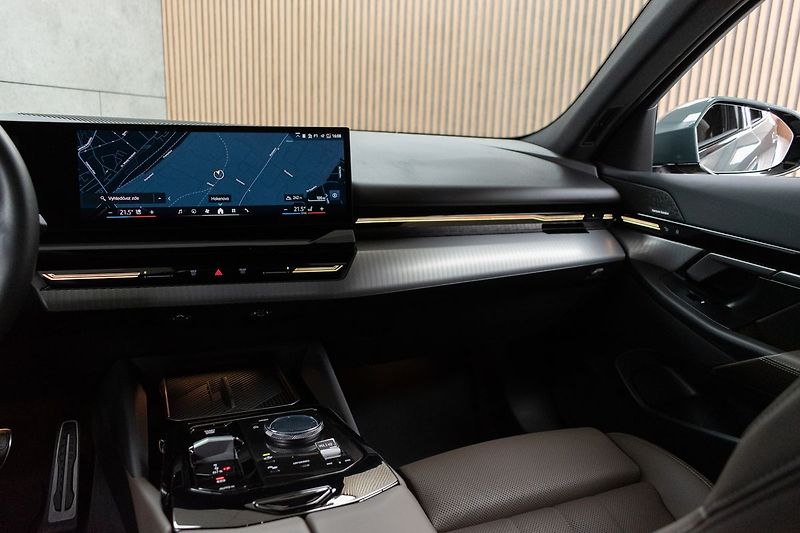 BMW Řada 5 540d xDrive ///M*ZÁRUKA*ČR 1.M - fotka 9 z 51