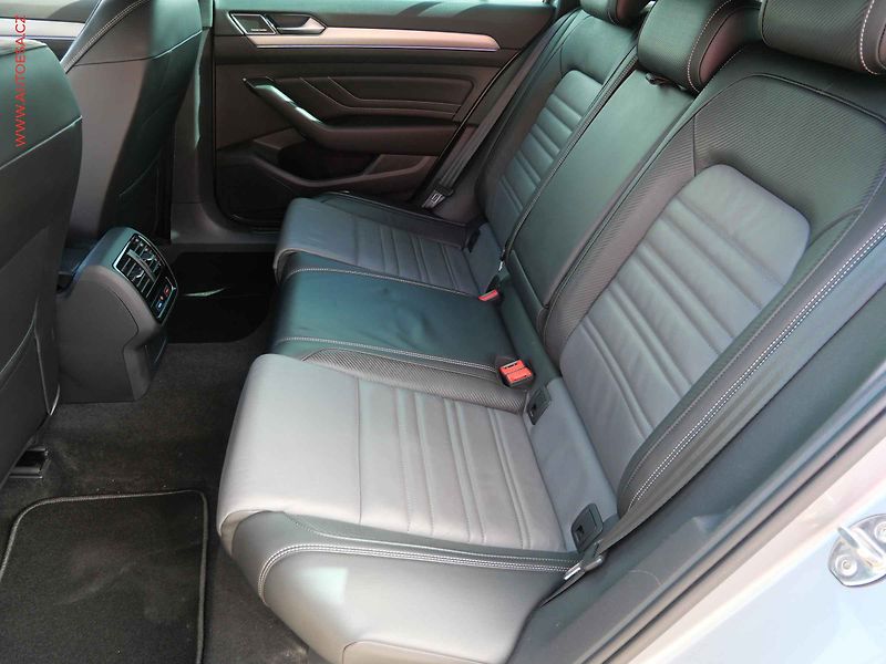 Volkswagen Passat (2021) 2.0 TDi, R-Line, DSG, TZ, - fotka 10 z 27