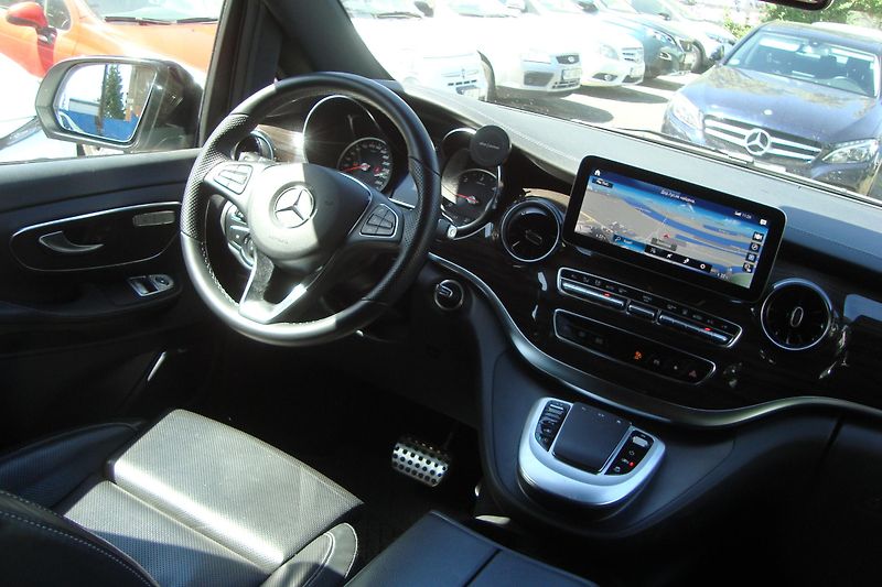 Mercedes-Benz Třídy V (2023) 300d 4-M,Extra Long,ČR,1.M.6m - fotka 42 z 71