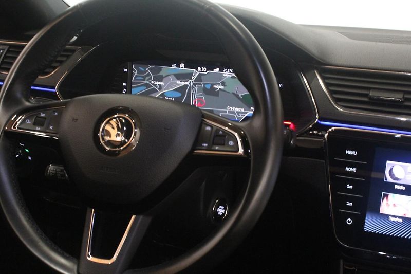 Škoda Superb (2019) 2.0TDI DSG L&K 4x4 Display - fotka 39 z 45