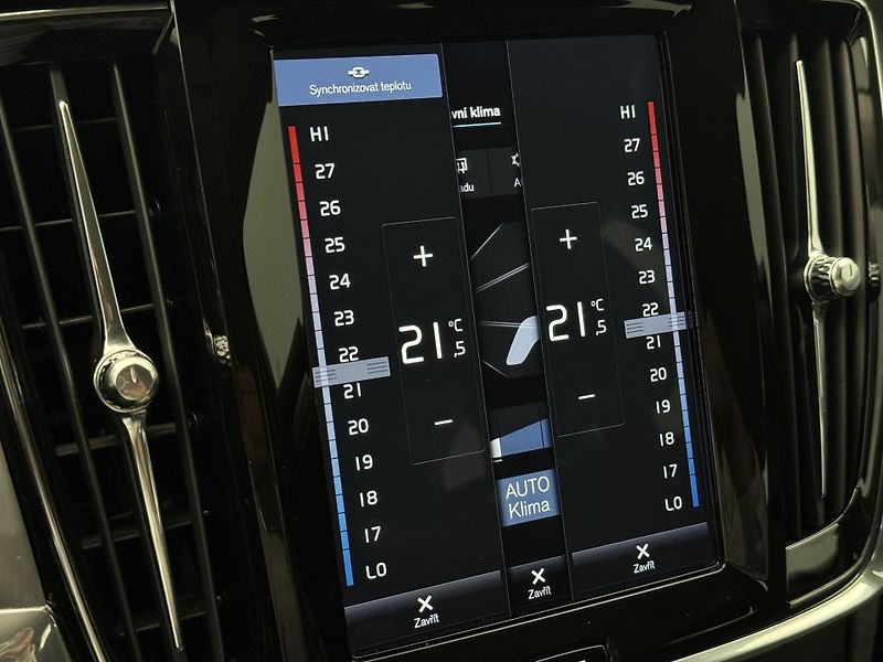 Volvo V90 D4 MOMENTUM PRO  - fotka 41 z 52