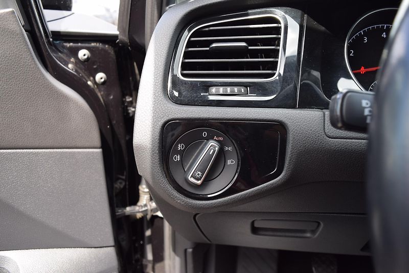 Volkswagen Golf Variant (2020) 1.5TSI 110kw HLBMT TAŽ LED KAM - fotka 34 z 49