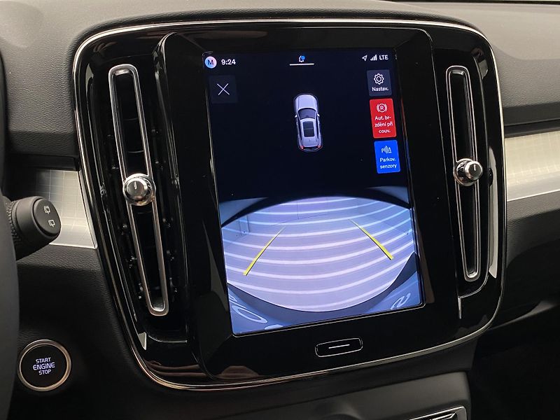 Volvo XC40 (2026) B3 AUT DARK PLUS - fotka 59 z 59