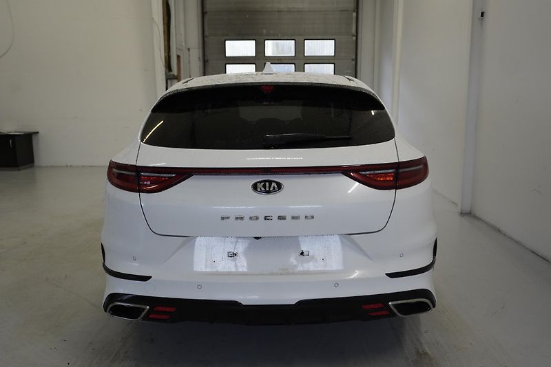 Kia ProCeed 1.6 T-GDI 150kW GT-LINE AUT - fotka 7 z 31