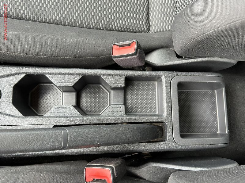 Volkswagen Polo (2018) 1.0i - fotka 16 z 17