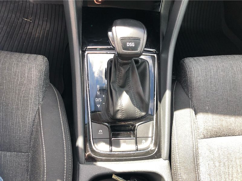 Škoda Karoq 1,5TSi 110kW STYLE PLUS COMFOR - fotka 22 z 30
