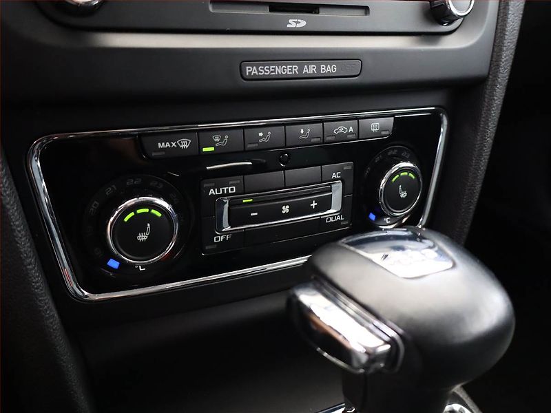 Škoda Superb (2011) Ambition 2.0 TDI, Automat - fotka 15 z 17
