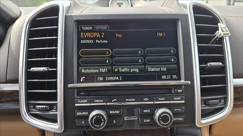 Porsche Cayenne 4,2 TDi V8 S 281 KW 4x4 ČR - fotka 22 z 30