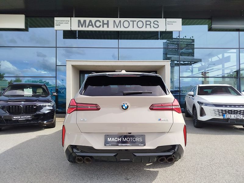 BMW X3 M50 xDrive - fotka 13 z 38