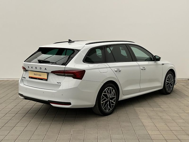 Škoda Octavia 2.0 TSI 4x4 SportLine - fotka 2 z 28