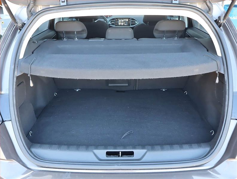 Peugeot 308 (2014) 1.6 THP, Navi, Tempomat - fotka 13 z 15