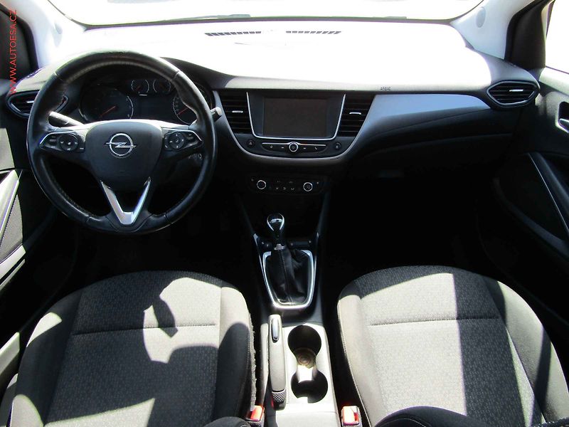Opel Crossland X (2020) 1.2i, AC, výhřev sed - fotka 8 z 17
