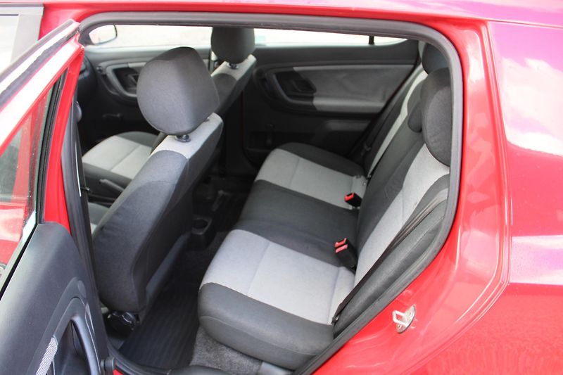 Škoda Fabia (2010) REZERVACE - fotka 10 z 16
