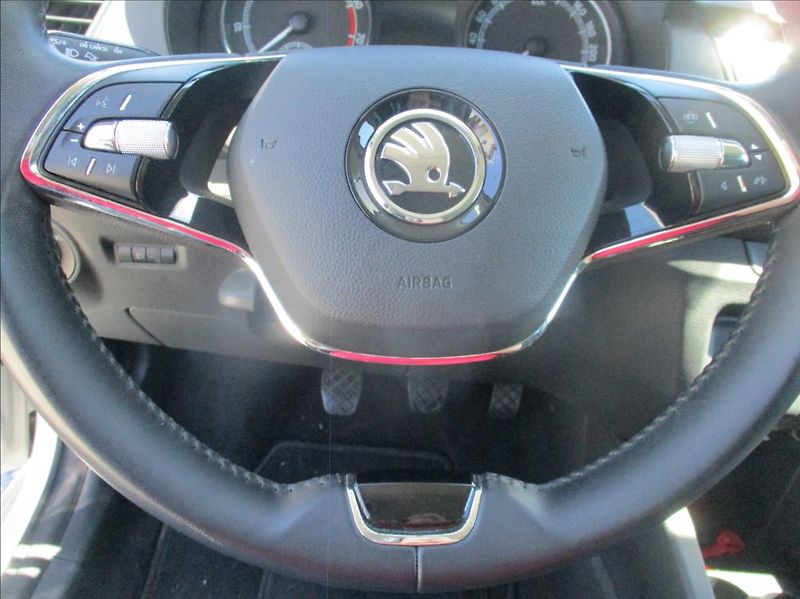 Škoda Fabia 1,0 TSI, klima,servis,DPH,CZ, - fotka 17 z 27