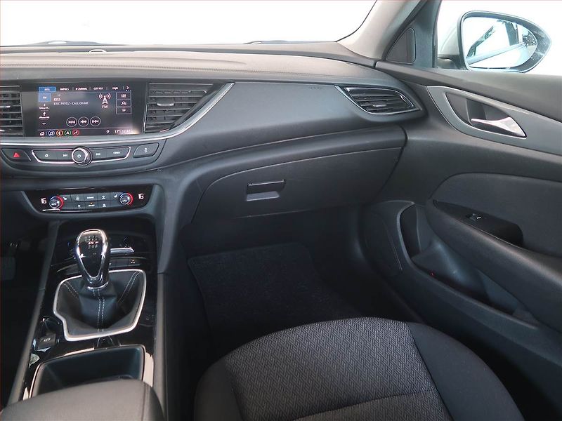 Opel Insignia (2020) 2.0 CDTI, Navi, Tempomat - fotka 8 z 16