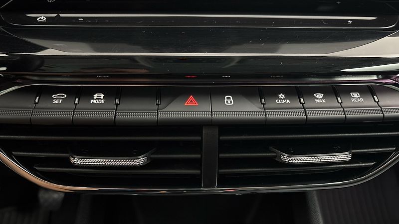 Škoda Octavia 2.0 TDI Style Combi - fotka 13 z 27