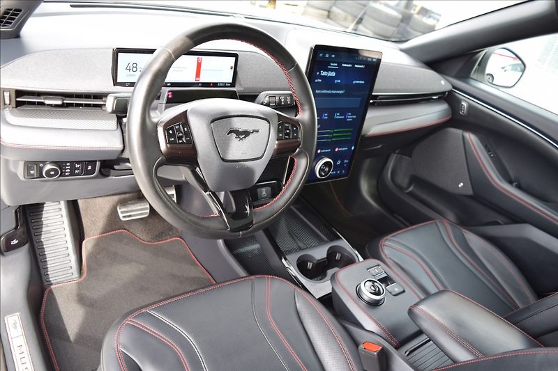 Ford Mustang Mach-E 0,0 216KW PREMIUM RWD 99KW BAT - fotka 16 z 43