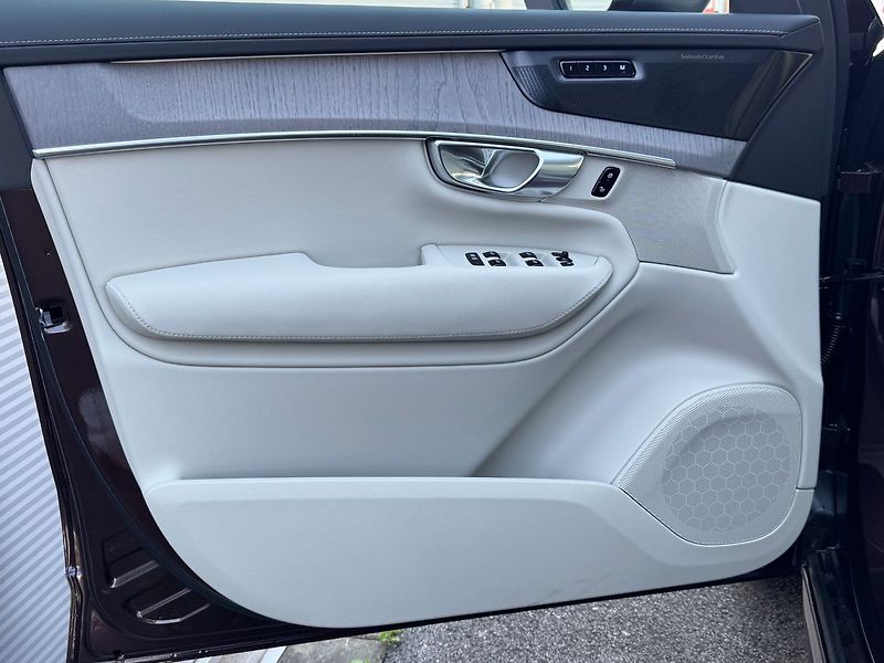 Volvo XC90 (2026) ULTRA T8, 360°, PANORAMA, VZDU - fotka 7 z 25