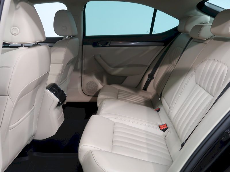 Škoda Superb (2022) STYLE 2.0TDI 147KW 4x4 DSG WEB - fotka 16 z 41