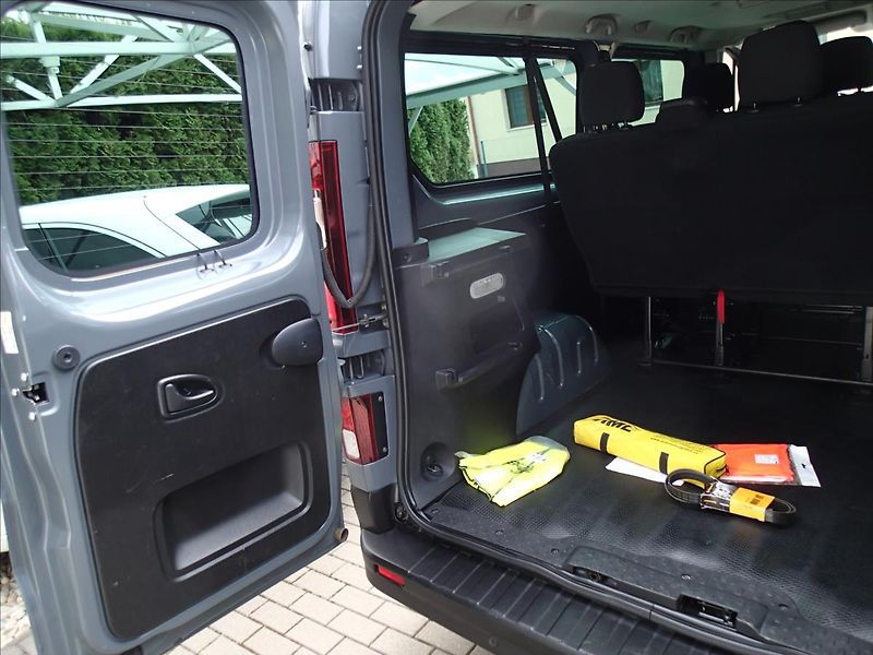 Renault Trafic 2,0 1.maj. ČR,DPH, 8míst - fotka 45 z 48