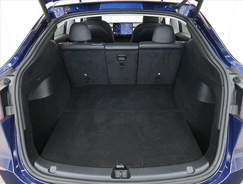 Tesla Model Y (2022) Long Range AWD 79kWh, SoH 91% - fotka 13 z 33