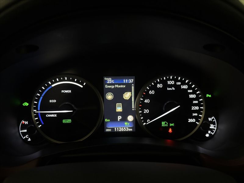 Lexus NX 300h 2,5   Hybrid Luxury LED Assist - fotka 26 z 47