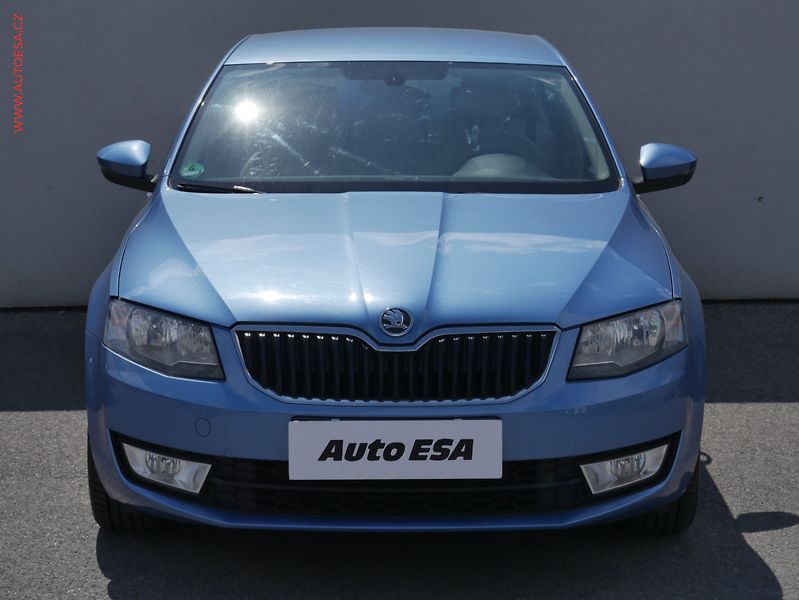 Škoda Octavia (2014) 1.2TSi, ČR, Elegance, autoAC - fotka 2 z 21