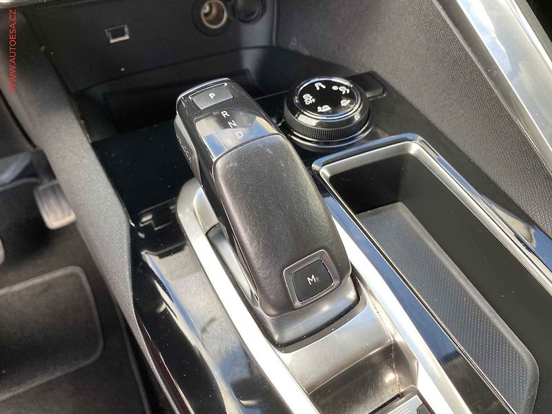 Peugeot 5008 (2019) 1.5 HDi, Active, AT, navi - fotka 15 z 19