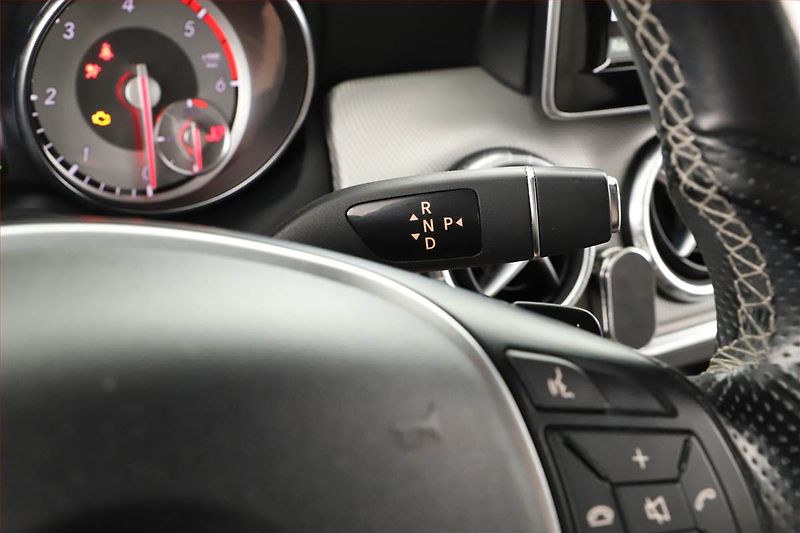 Mercedes-Benz CLA (2013) 220 CDI, Automat, Kůže, Navi - fotka 13 z 18