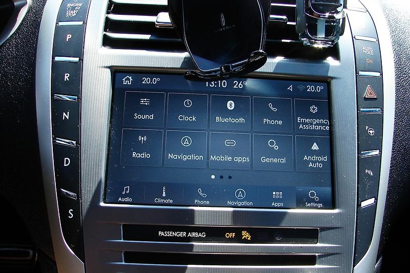 Lincoln MKZ 3.0 V6 TT 406PS AWD Kůže-ZADÁN - fotka 33 z 58