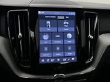 Volvo XC60 B4 AWD DARK PLUS AUT - náhled 34