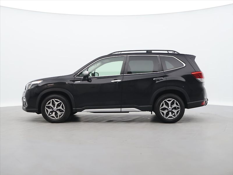 Subaru Forester 2,0 e-Boxer 110kW Comfort CZ - fotka 4 z 38