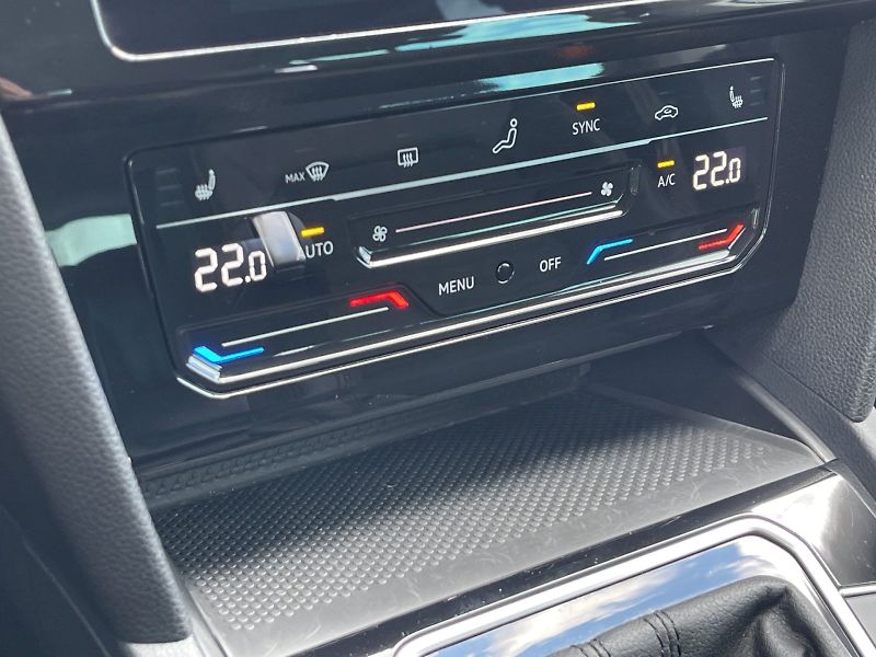 Volkswagen Passat (2023) 2.0 TDI 147kW 4MOT DSG Eleganc - fotka 12 z 35