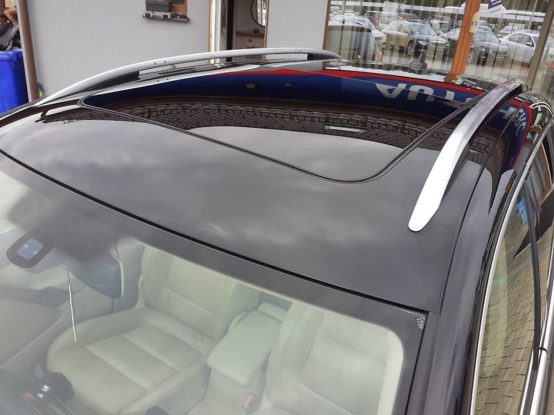 Volkswagen Tiguan (2010) 2.0 TSi R-Line 4x4 - fotka 32 z 34