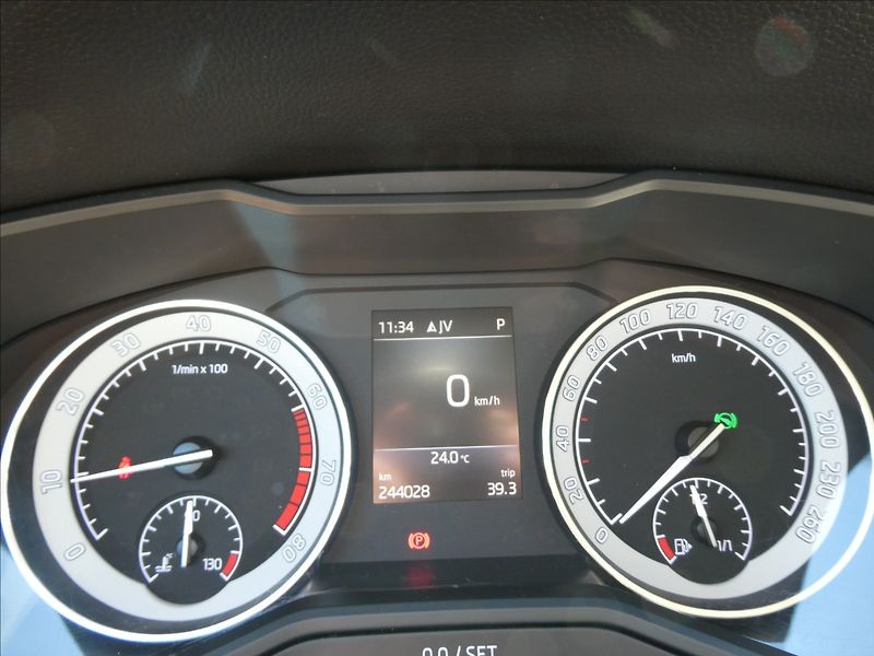 Škoda Superb 1,5 TSi 110kW 1majitel,DSG,DPH - fotka 39 z 47