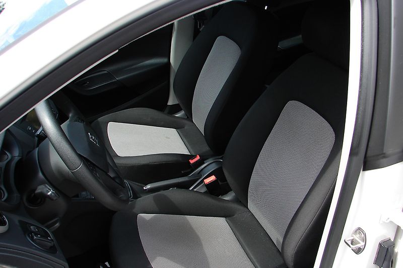 Seat Ibiza IV 1.4 TDi 75PS EcoMotive - fotka 17 z 32