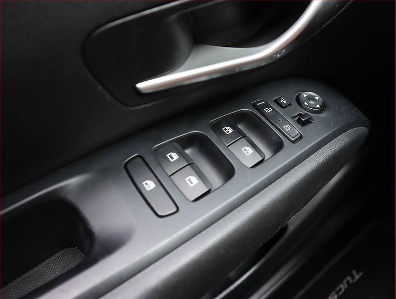 Hyundai Tucson (2021) 1.6 CRDi 48V MHEV, Automat - fotka 18 z 19