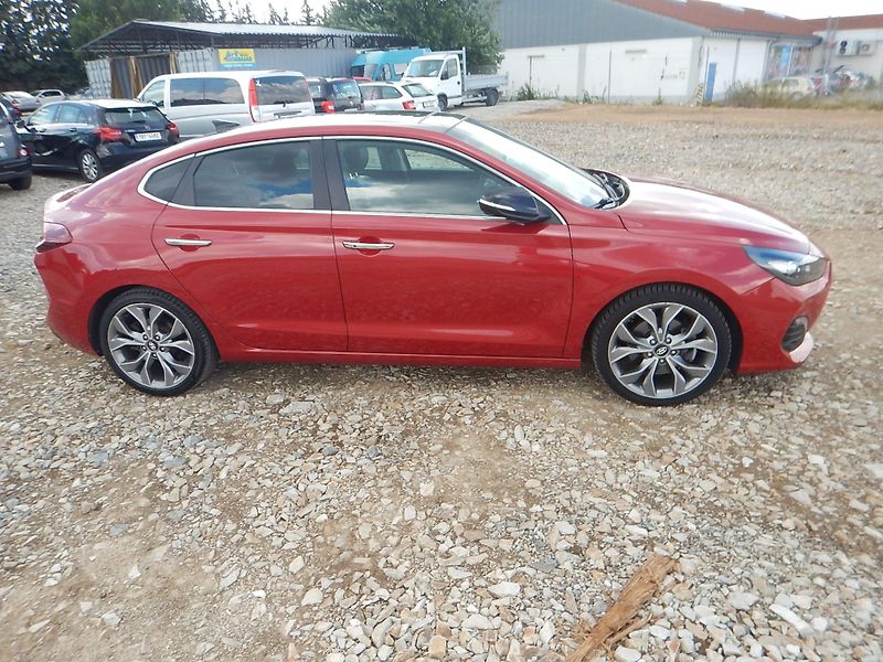 Hyundai i30 FASTBACK, 1.4 GDi TURBO, AUT - fotka 5 z 35