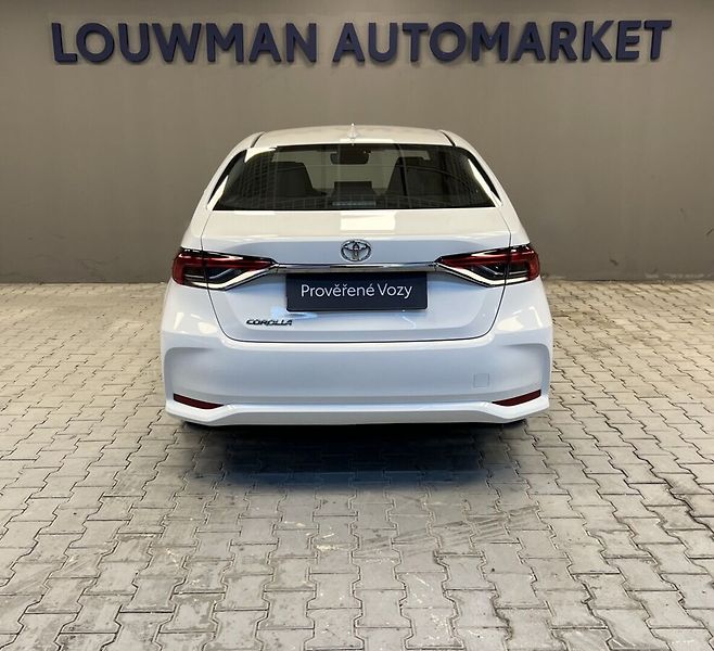 Toyota Corolla 1,5 COMFORT - fotka 13 z 15