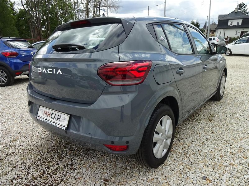 Dacia Sandero 1,0 TCe 67kW - fotka 7 z 50