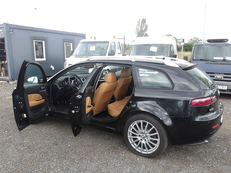 Alfa Romeo 159 2,4JTD HLUČNÁ SPOJKA ! - fotka 14 z 30